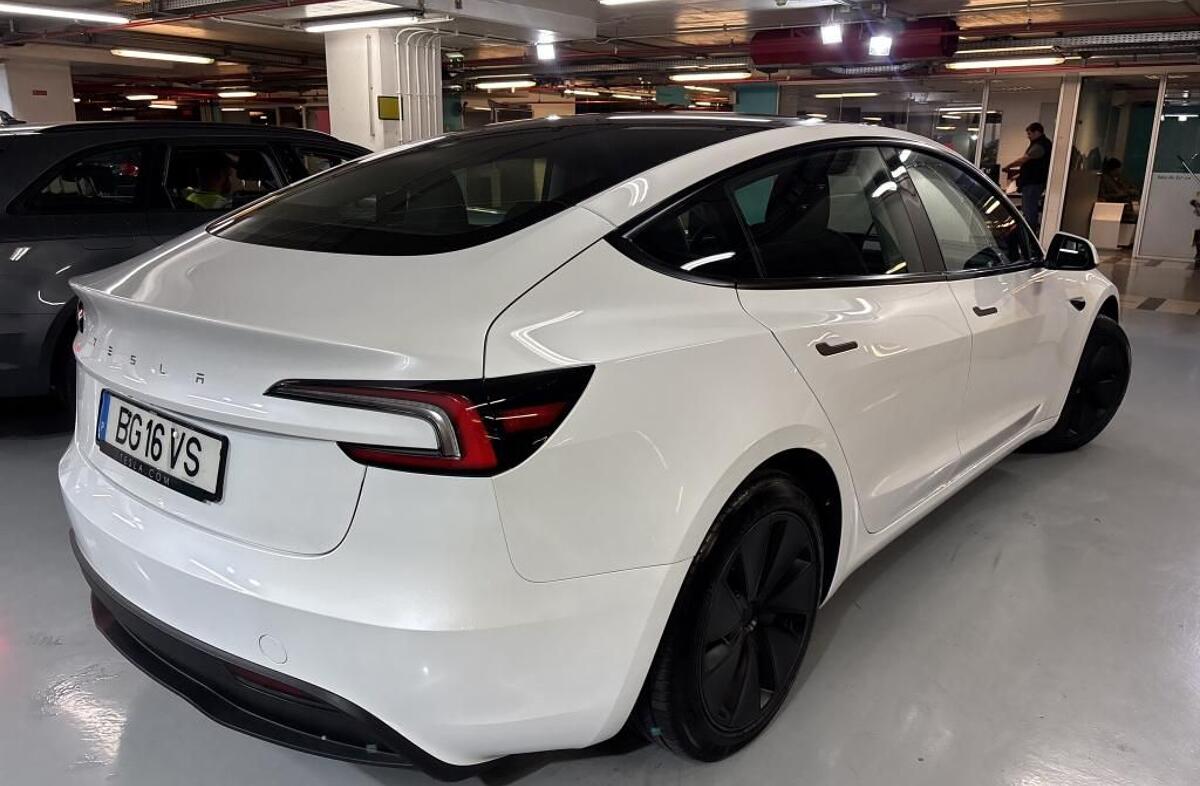 TESLA Model 3 Tração Traseira Premium