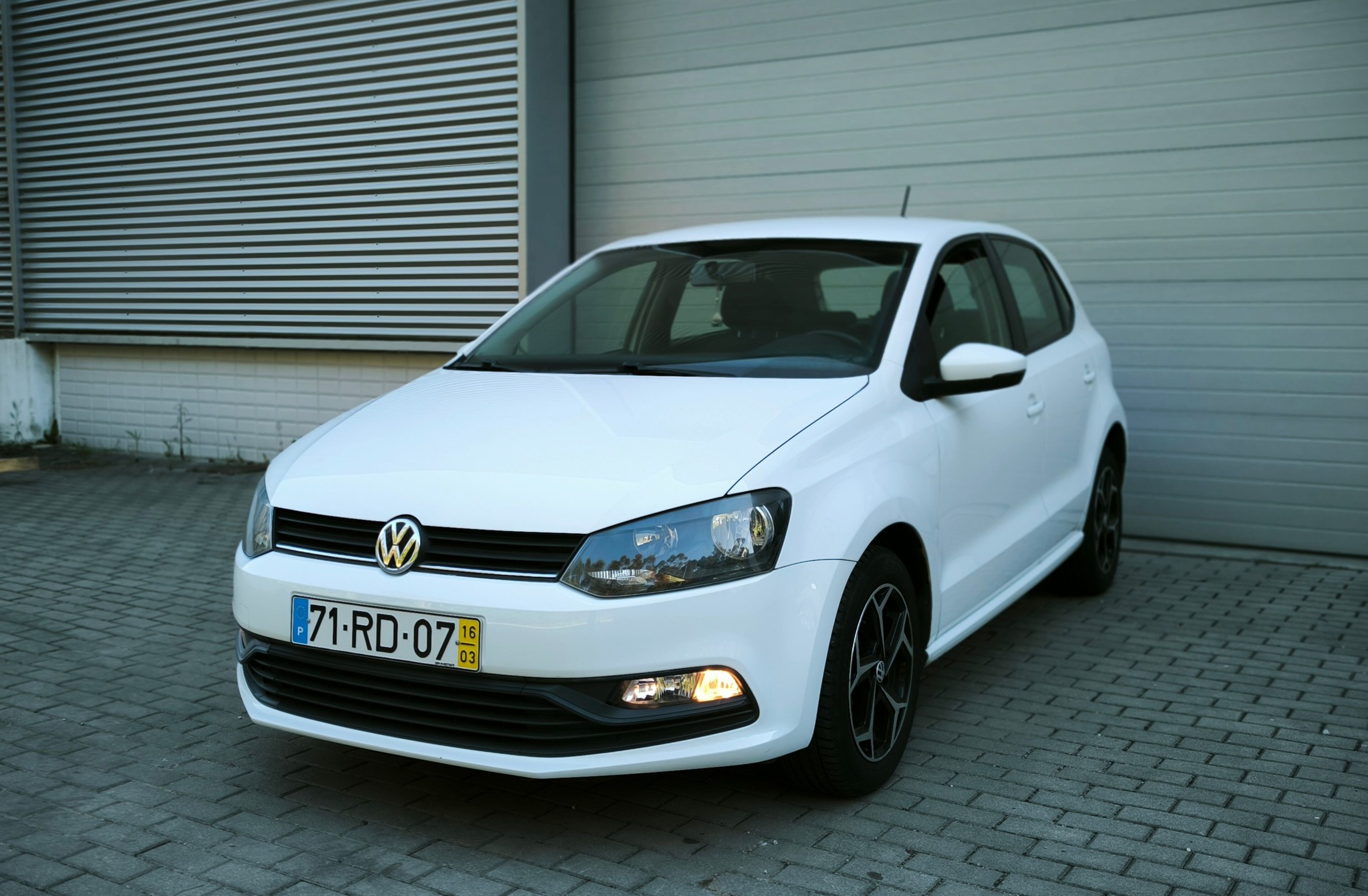VOLKSWAGEN Polo 1.0 Lounge