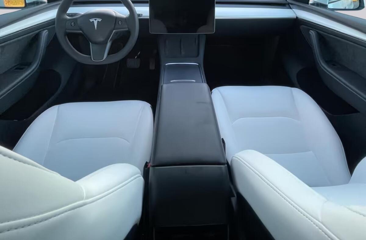 TESLA Model Y Long Range Tração Integral