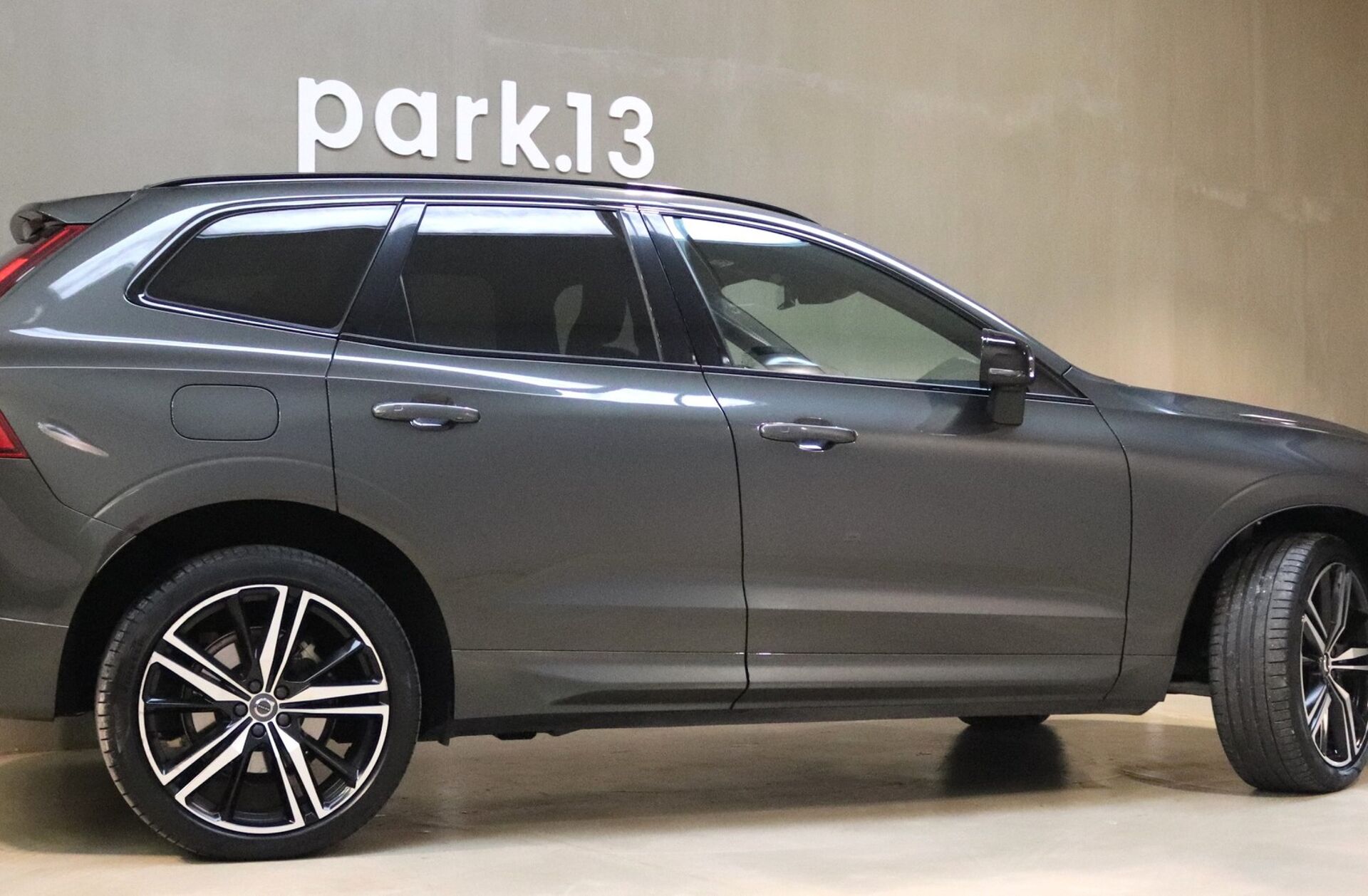 VOLVO XC60 2.0 T8 PHEV R-Design AWD