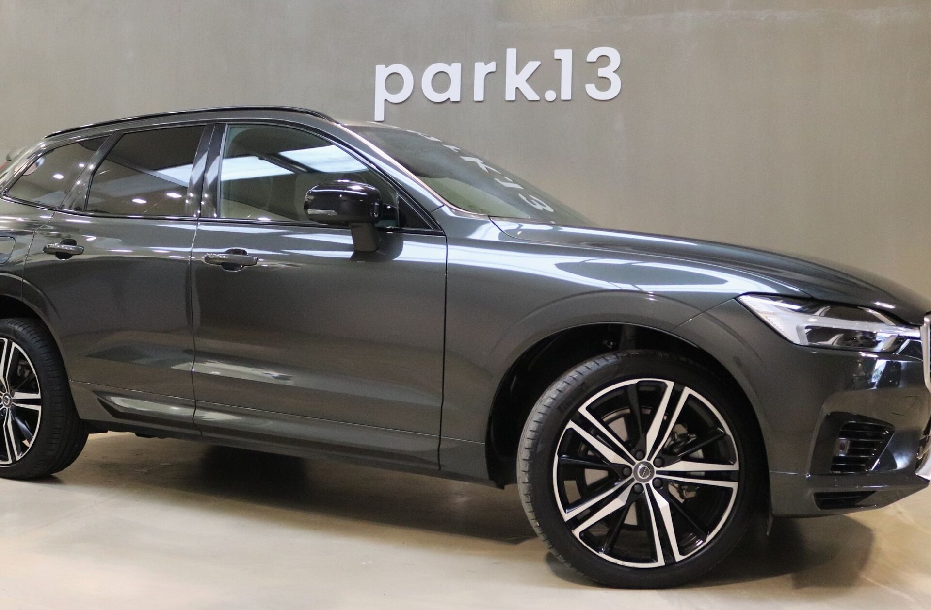 VOLVO XC60 2.0 T8 PHEV R-Design AWD