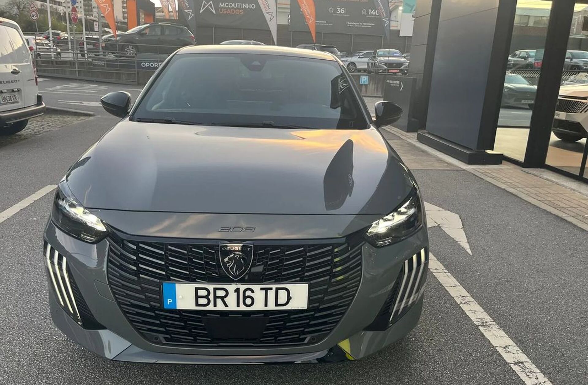 PEUGEOT 208 1.2 Hybrid GT e-DCS6