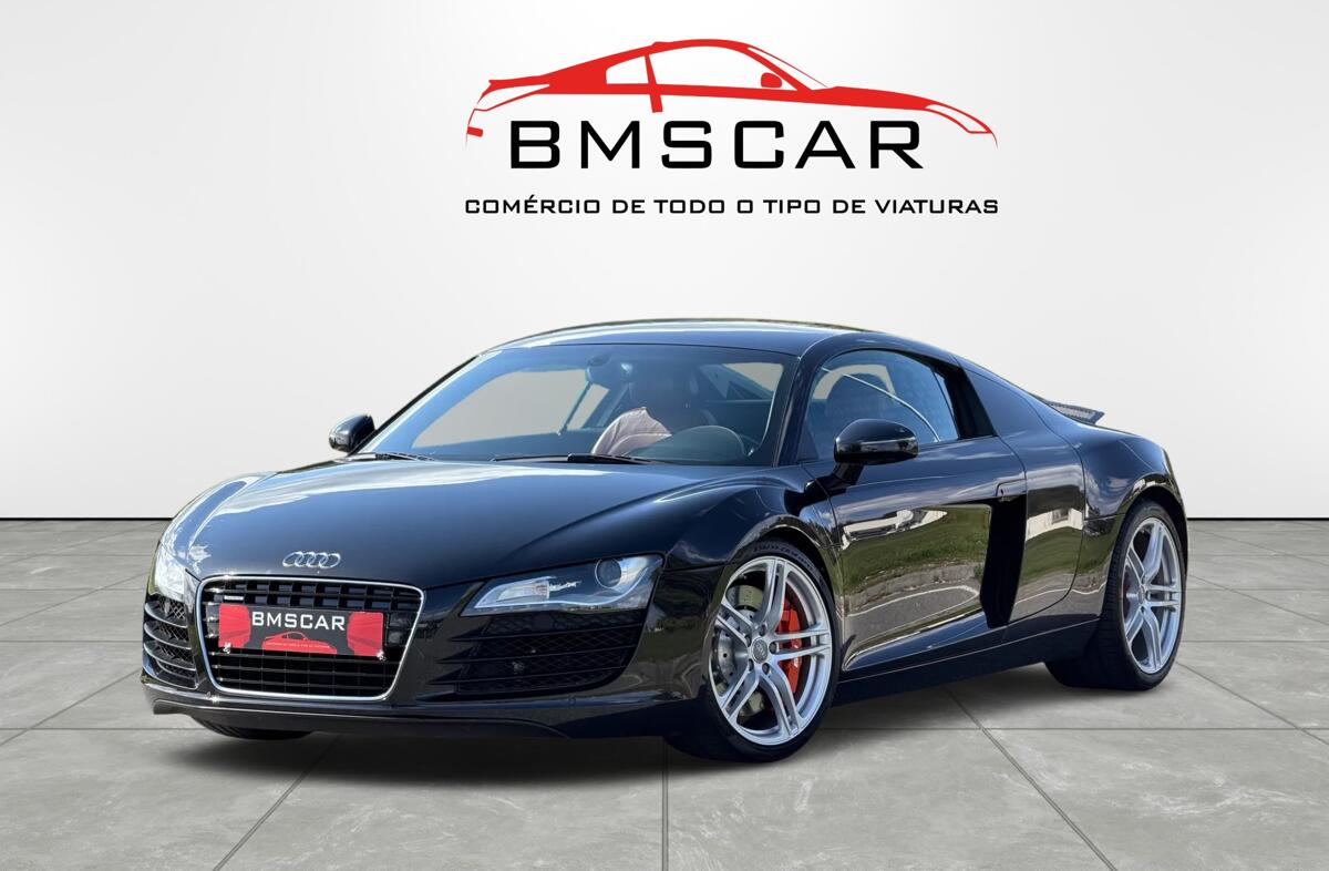 AUDI R8 4.2 FSi V8 quattro R-tronic