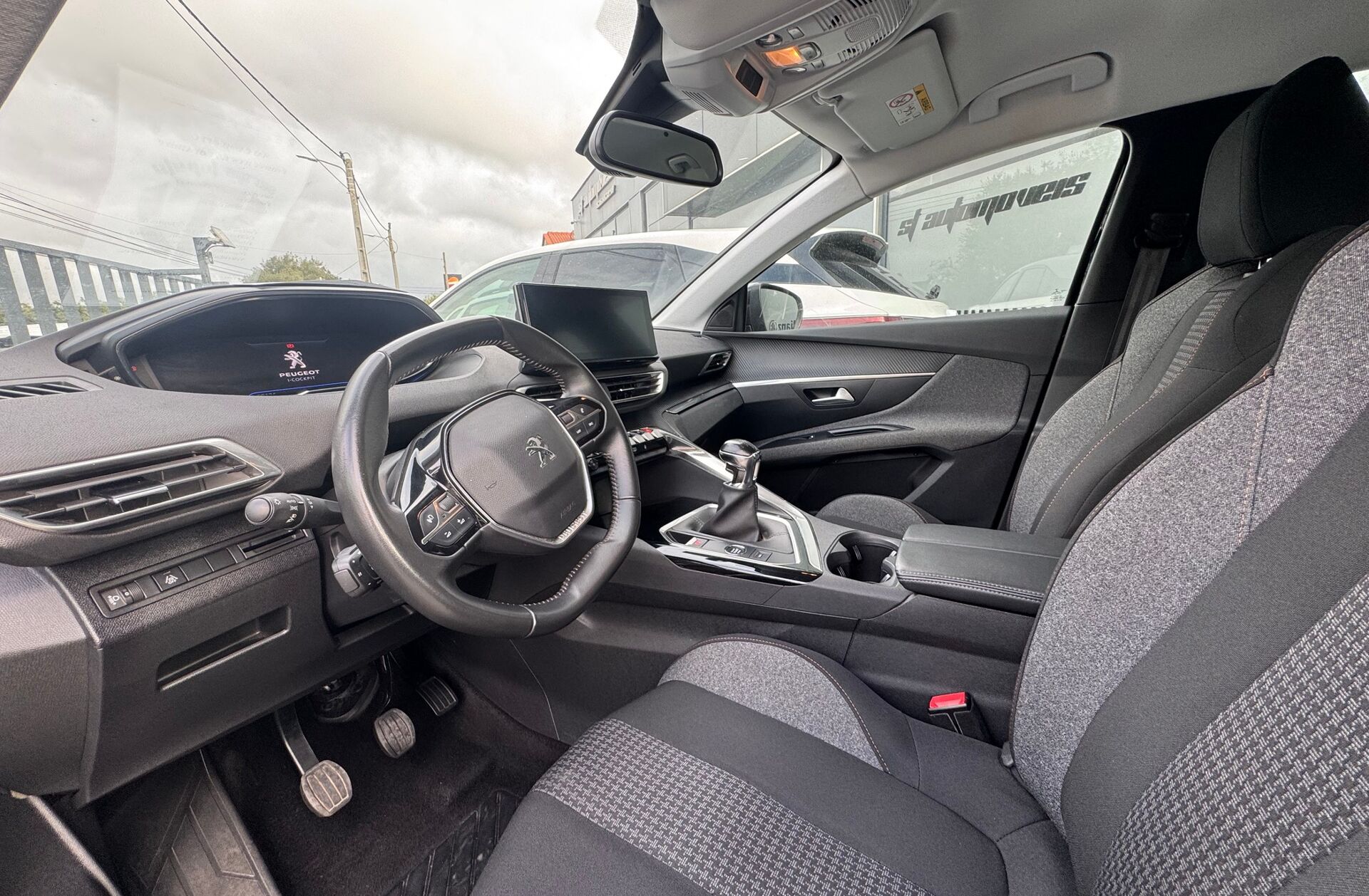 PEUGEOT 3008 1.5 BlueHDi Allure Pack