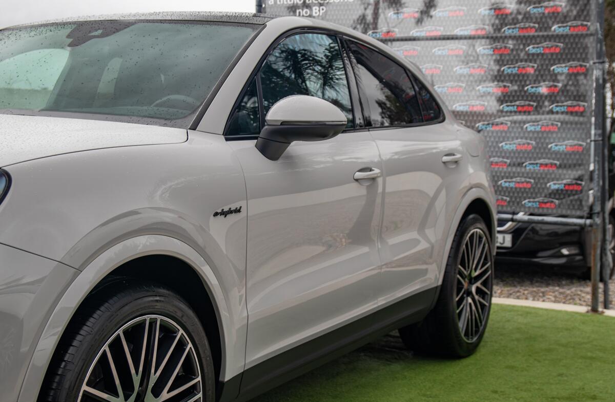PORSCHE Cayenne E-Hybrid