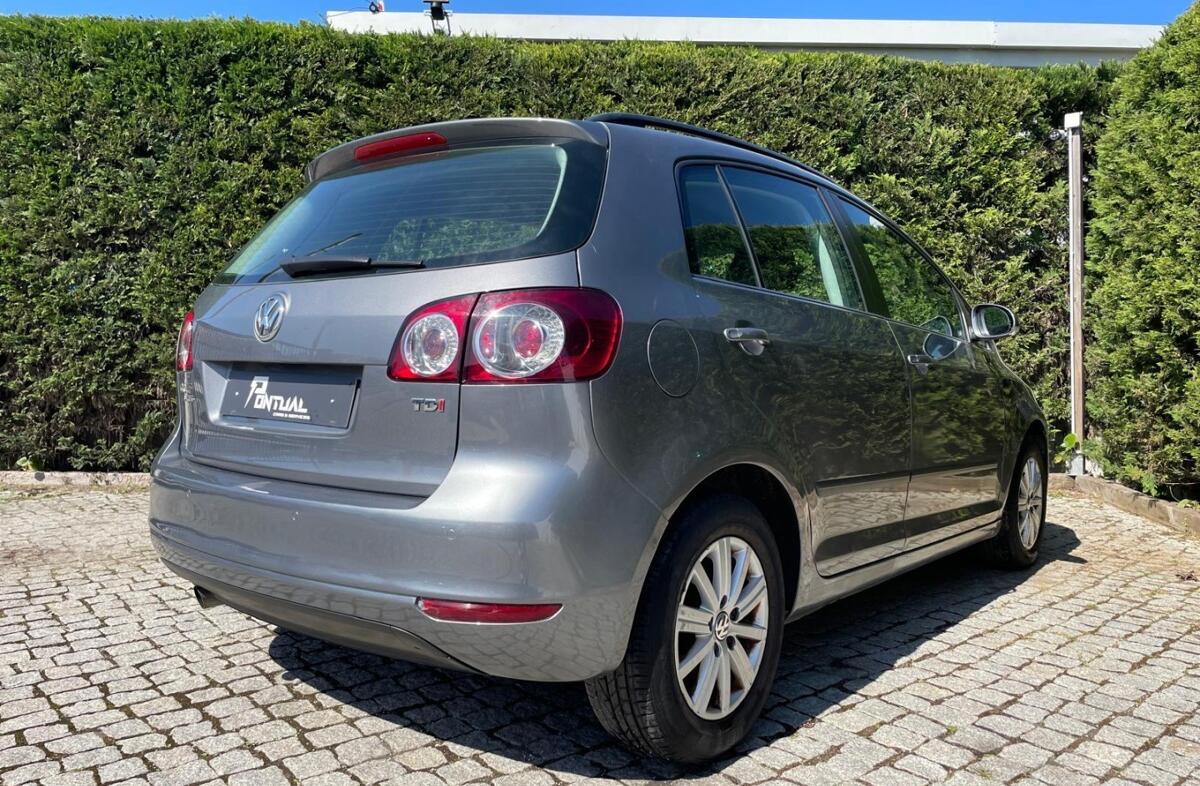 VOLKSWAGEN Golf 1.6 TDi Highline