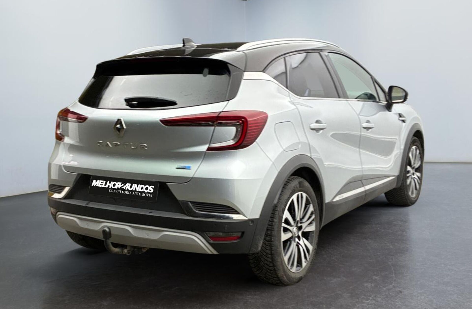 RENAULT Captur 1.6 E-Tech Initiale Paris