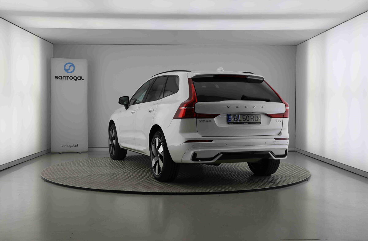 VOLVO XC60 2.0 T6 PHEV Plus Dark AWD