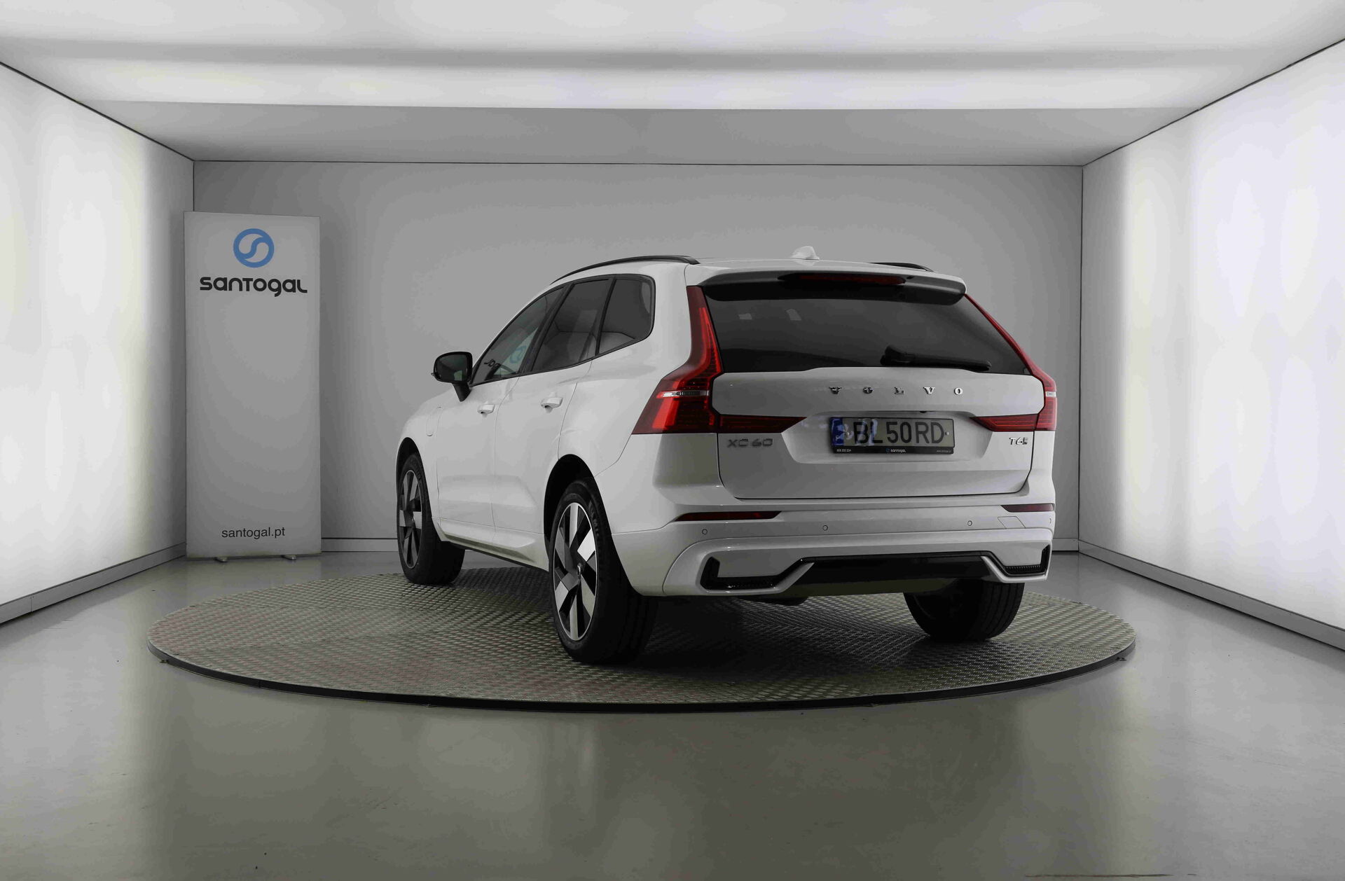 VOLVO XC60 2.0 T6 PHEV Plus Dark AWD
