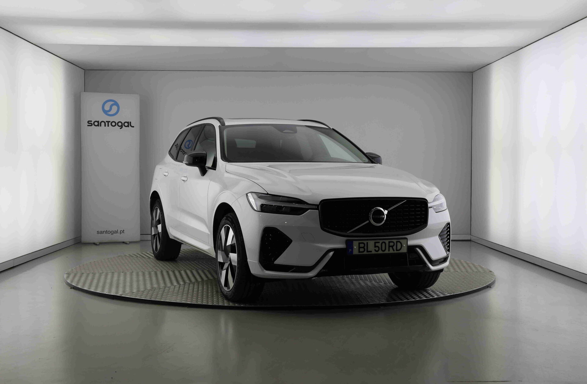 VOLVO XC60 2.0 T6 PHEV Plus Dark AWD
