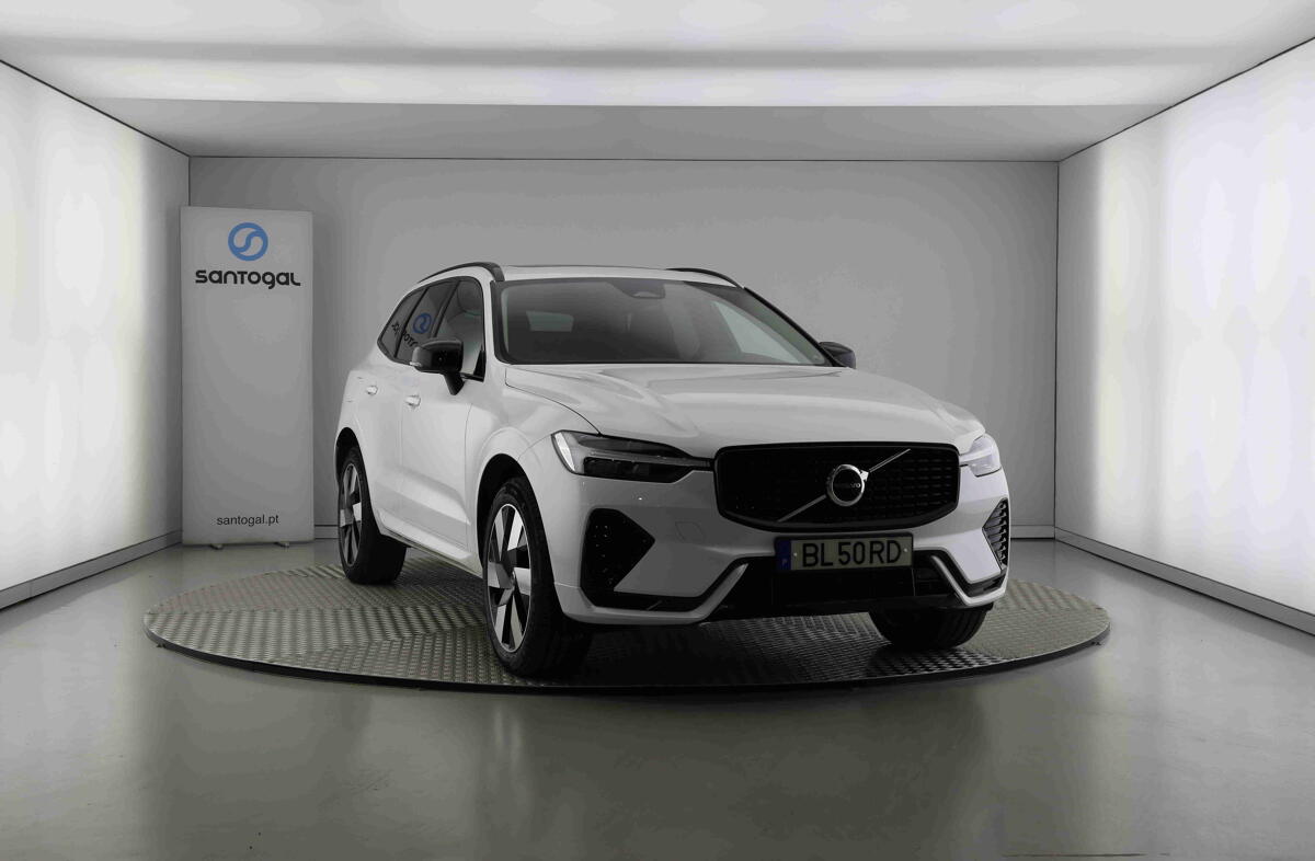 VOLVO XC60 2.0 T6 PHEV Plus Dark AWD