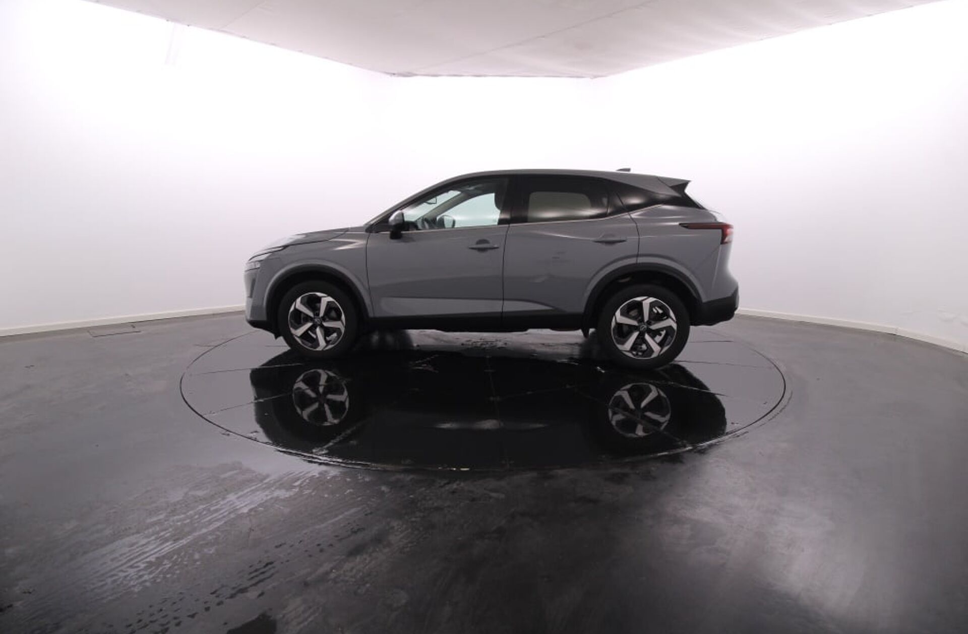 NISSAN Qashqai 1.3 DIG-T N-Connecta LED Xtronic