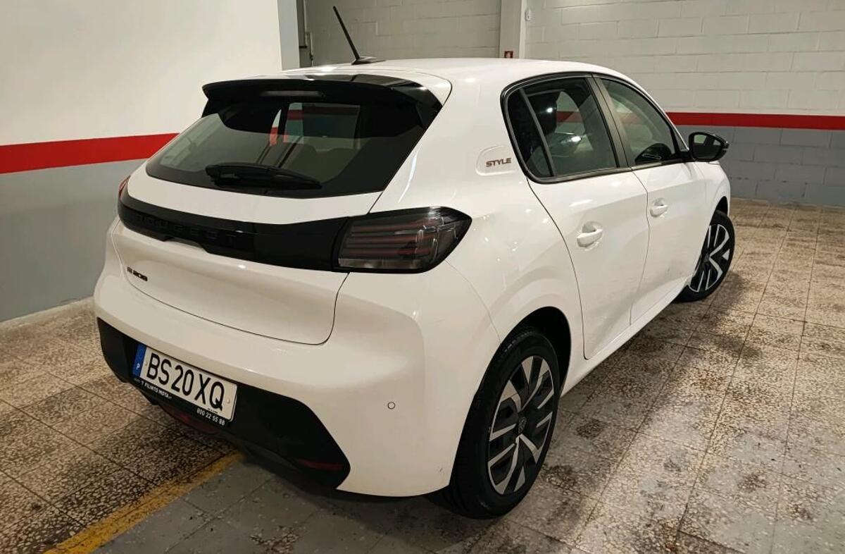 PEUGEOT 208 e- 51 kWh GT