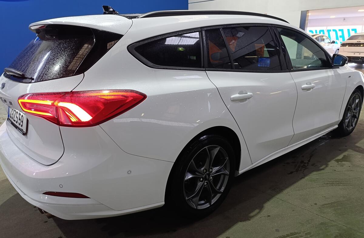 FORD Focus 1.0 EcoBoost MHEV ST-Line