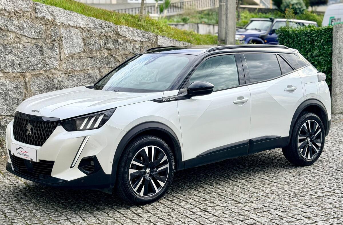 PEUGEOT 2008 1.2 PureTech GT Line