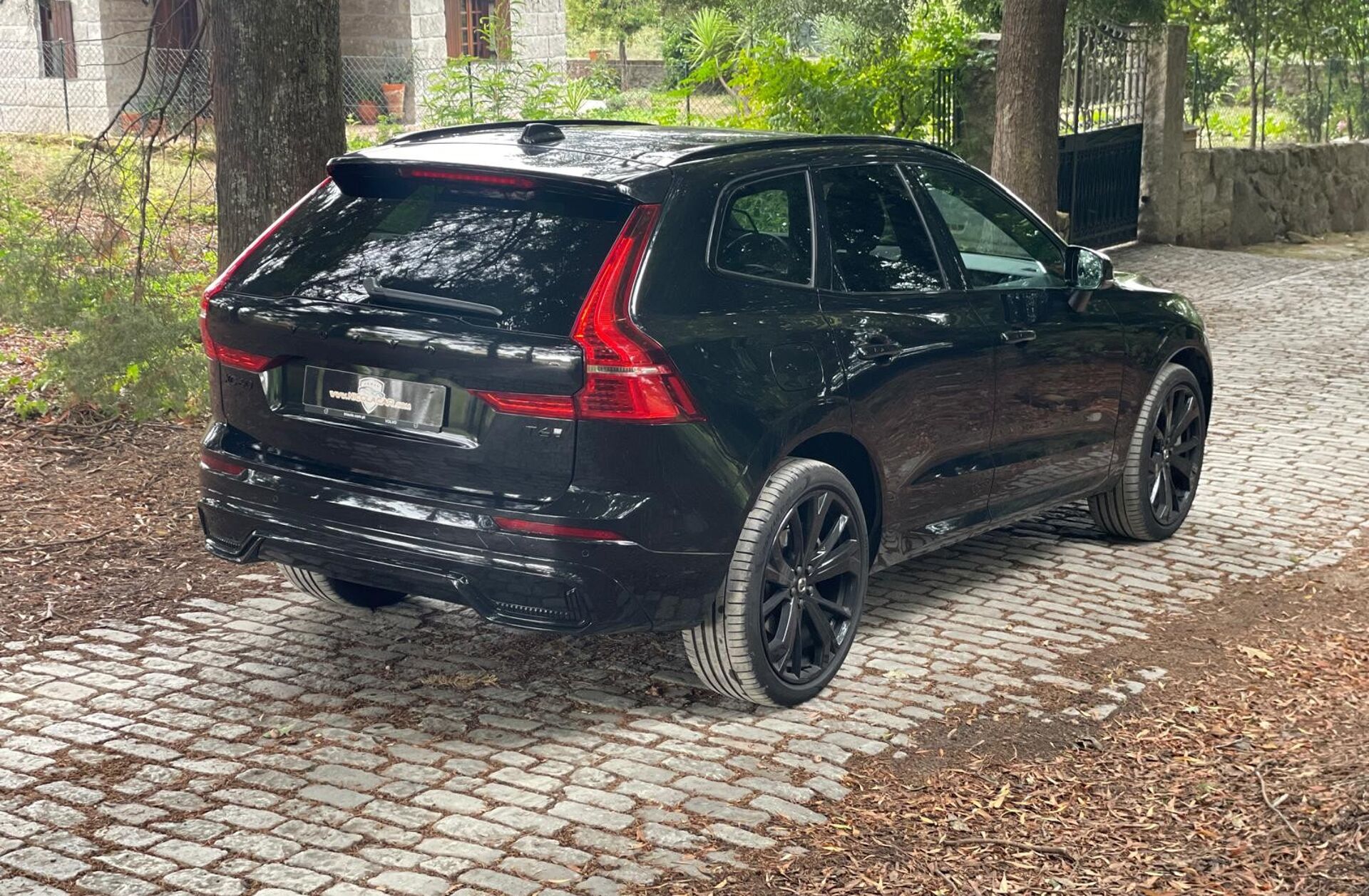 VOLVO XC60 2.0 T6 PHEV Black Edition AWD