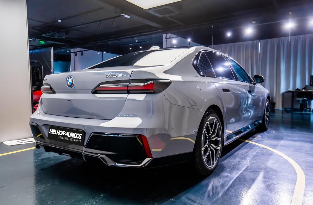BMW Serie-7 750e xDrive Pack Desportivo M
