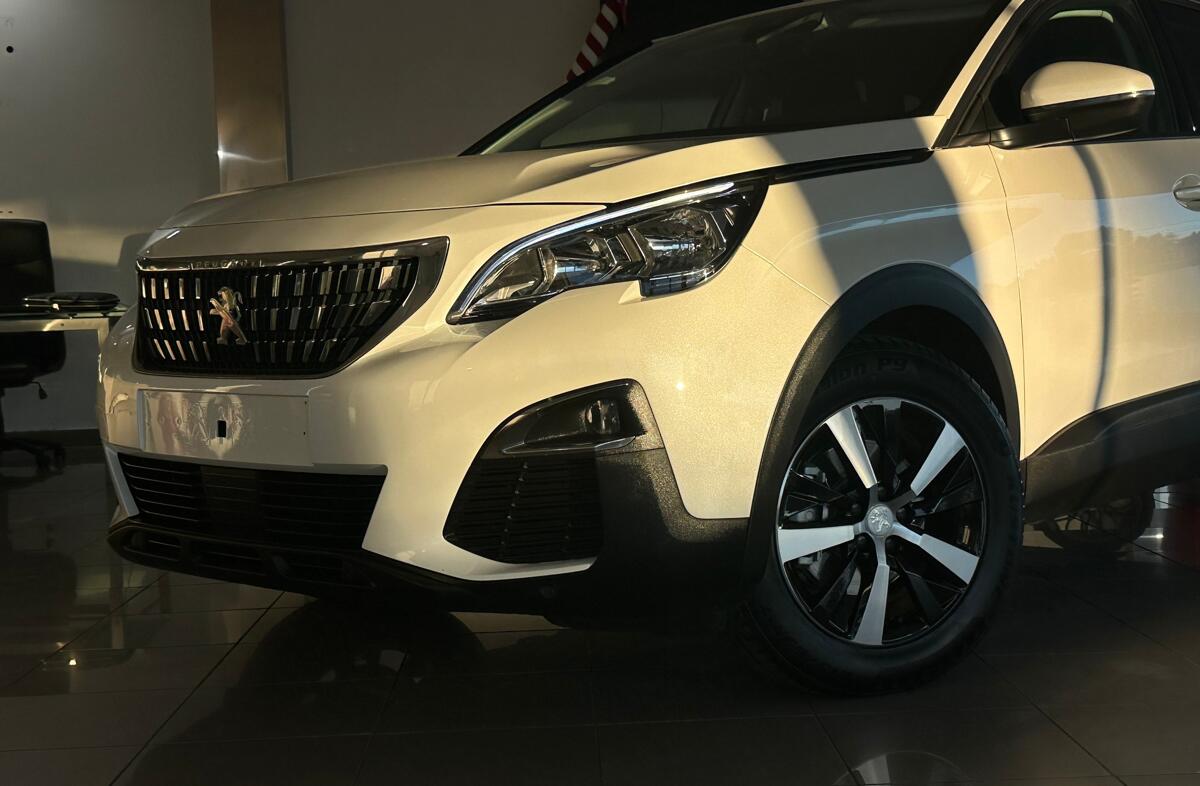 PEUGEOT 3008 1.5 BlueHDi Active