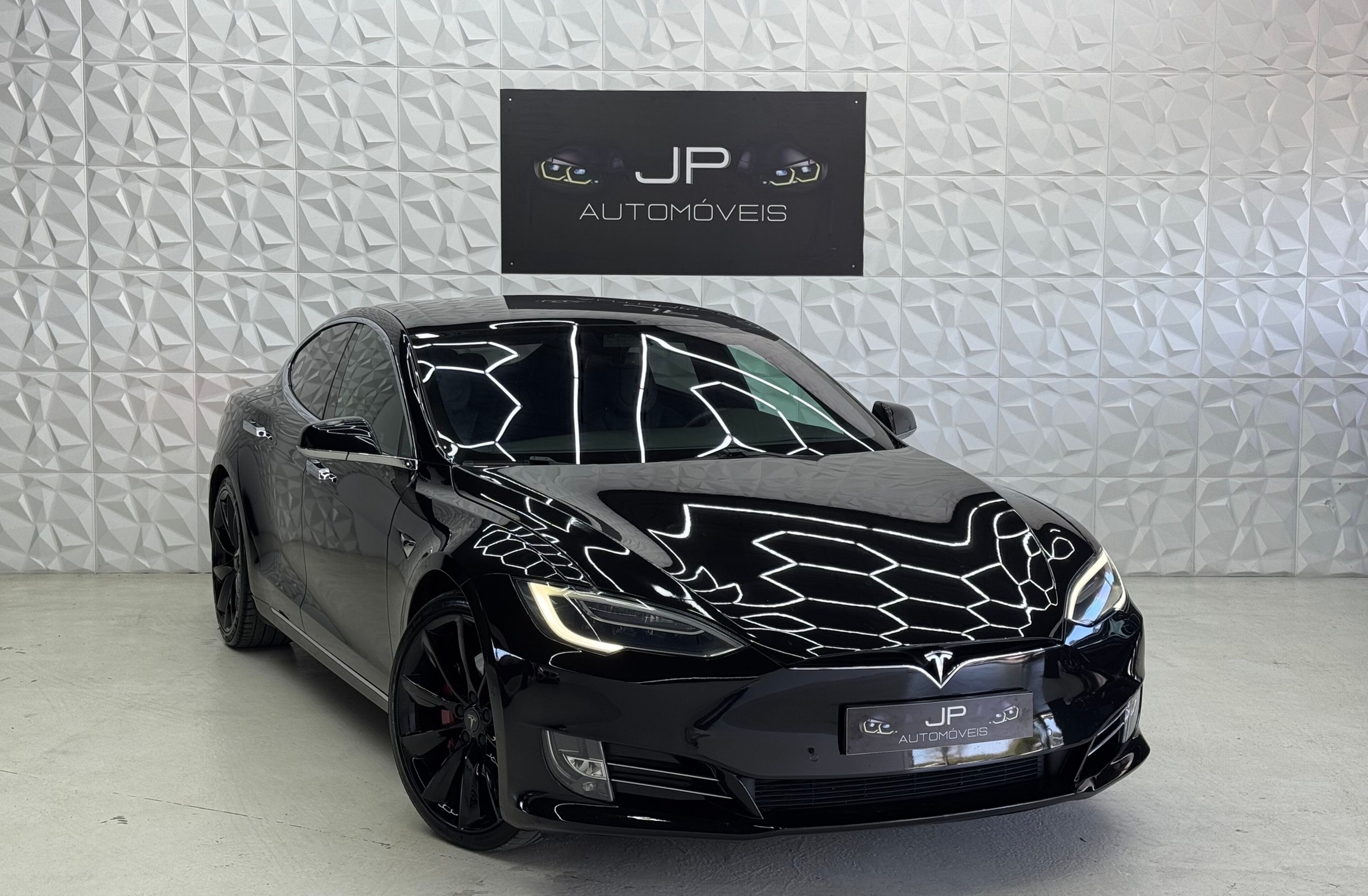 TESLA Model S 100D