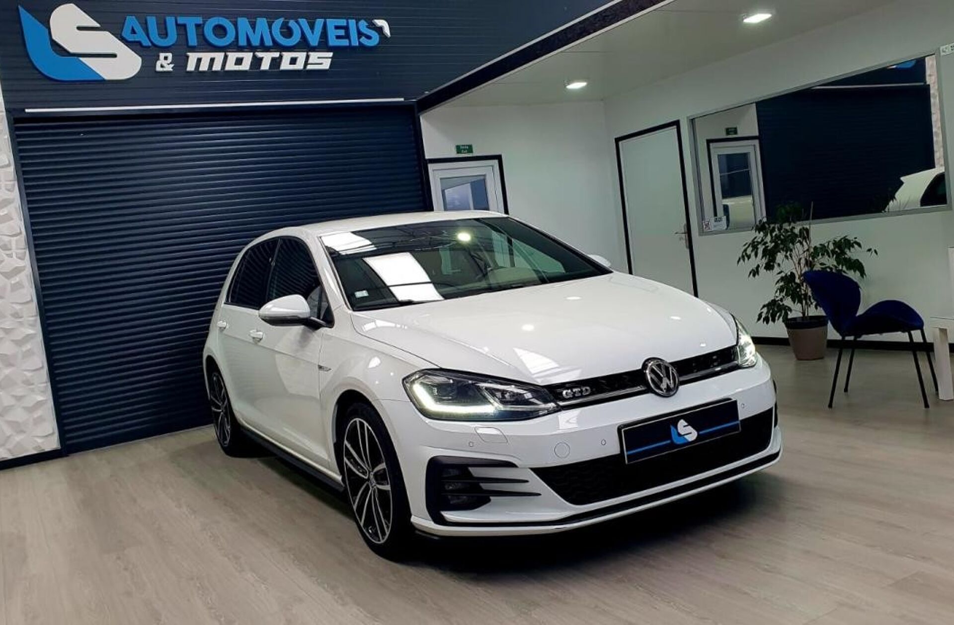VOLKSWAGEN Golf 2.0 TDi GTD