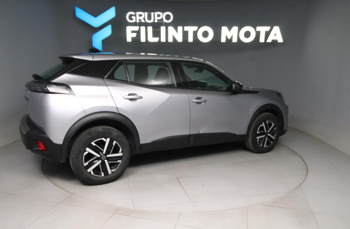 PEUGEOT 2008 1.2 PureTech Active