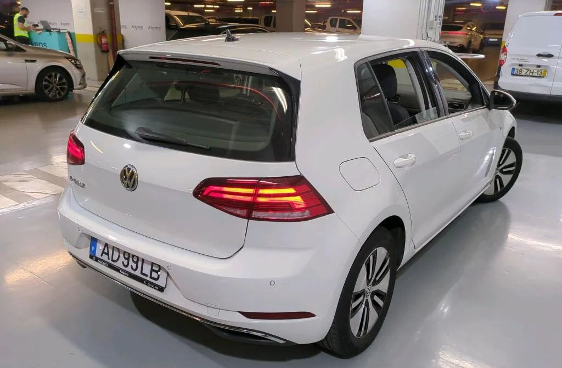 VOLKSWAGEN Golf e- AC/DC