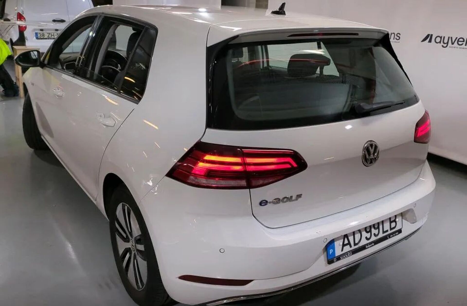 VOLKSWAGEN Golf e- AC/DC