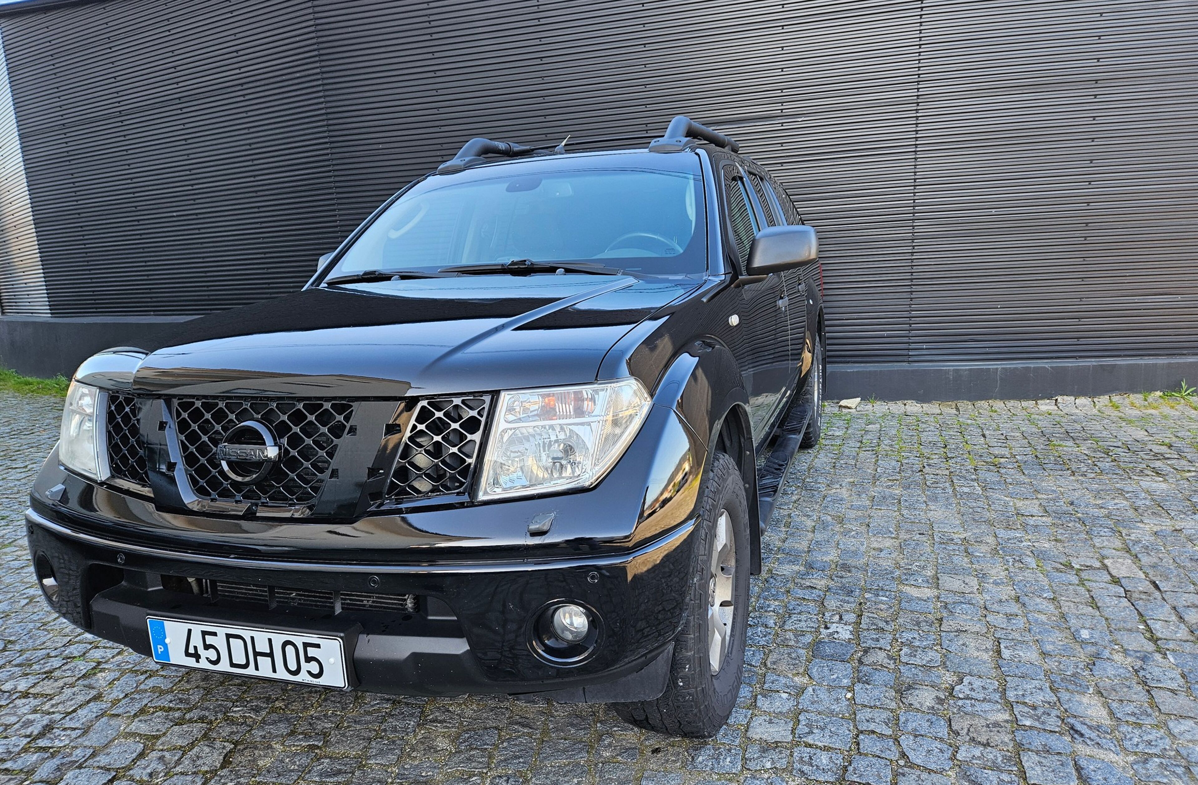 NISSAN Navara 2.5 dCi CD LE Premium AT