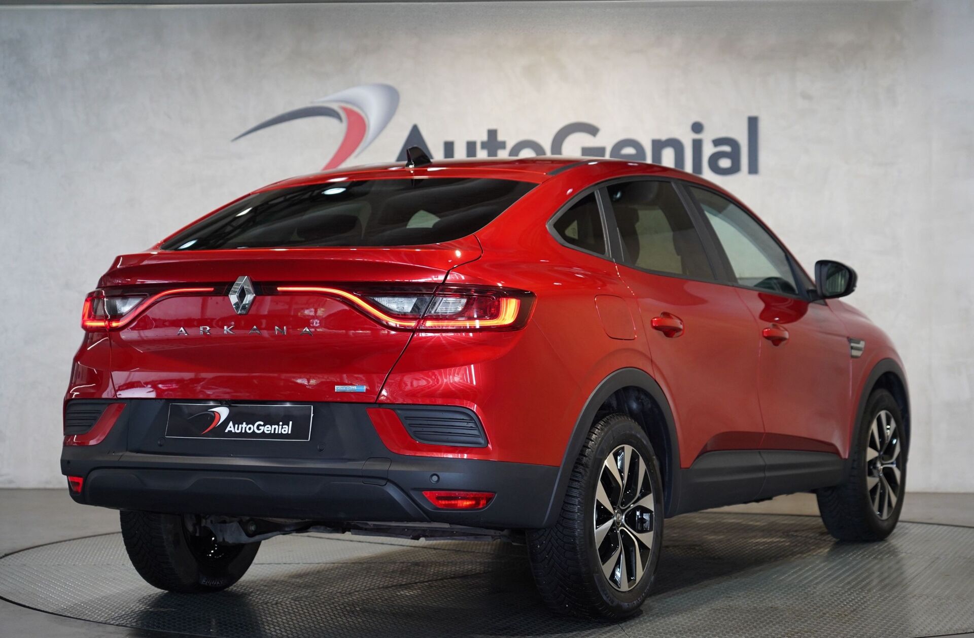 RENAULT Arkana 1.6 E-Tech Business