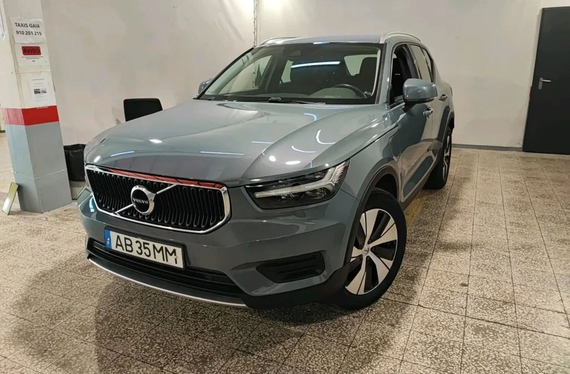 VOLVO XC40 1.5 T5 PHEV Momentum Plus
