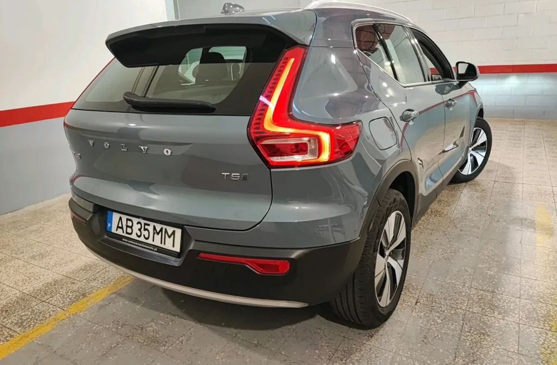 VOLVO XC40 1.5 T5 PHEV Momentum Plus