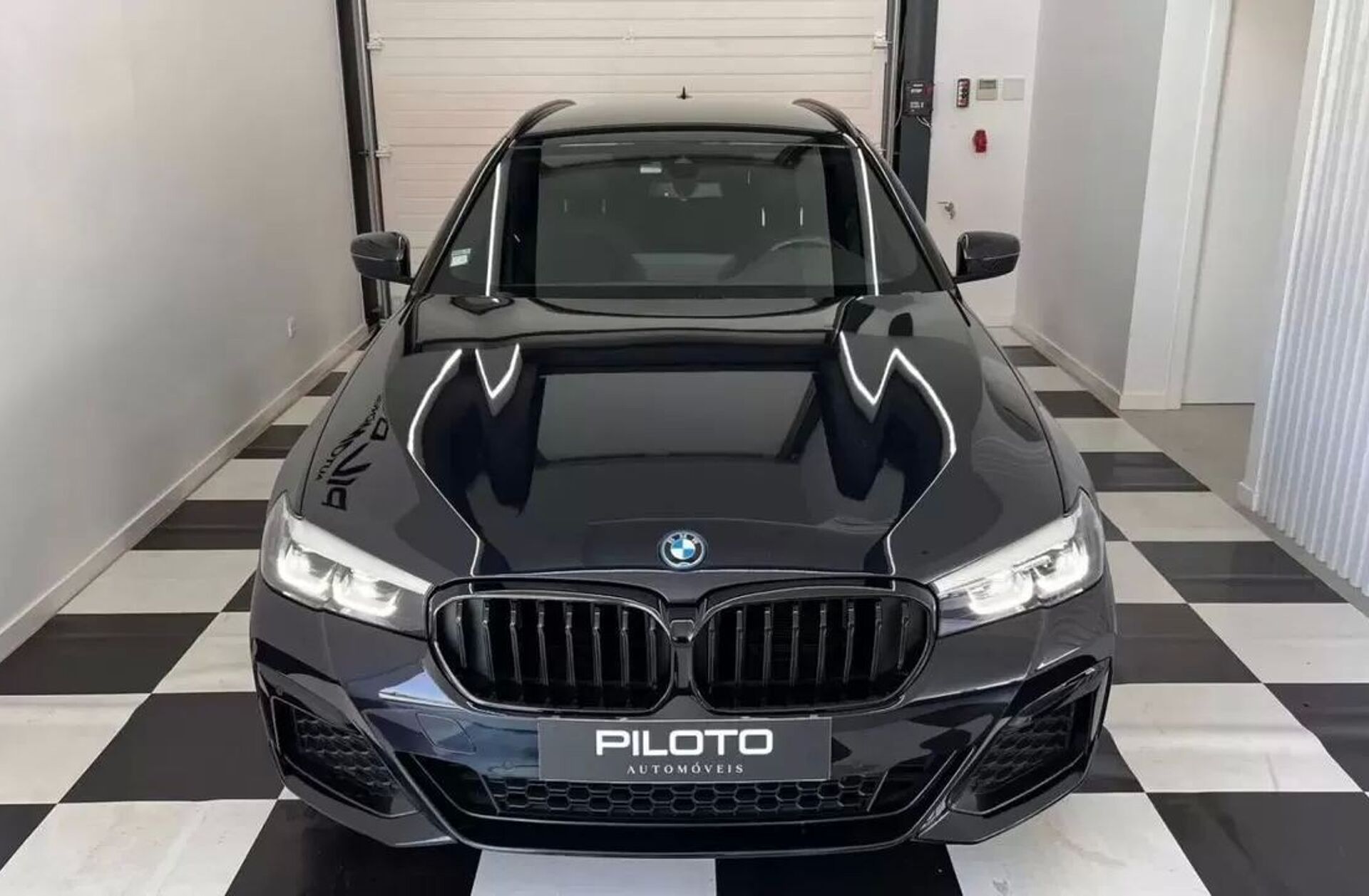 BMW Serie-5 530 e Pack Desportivo M