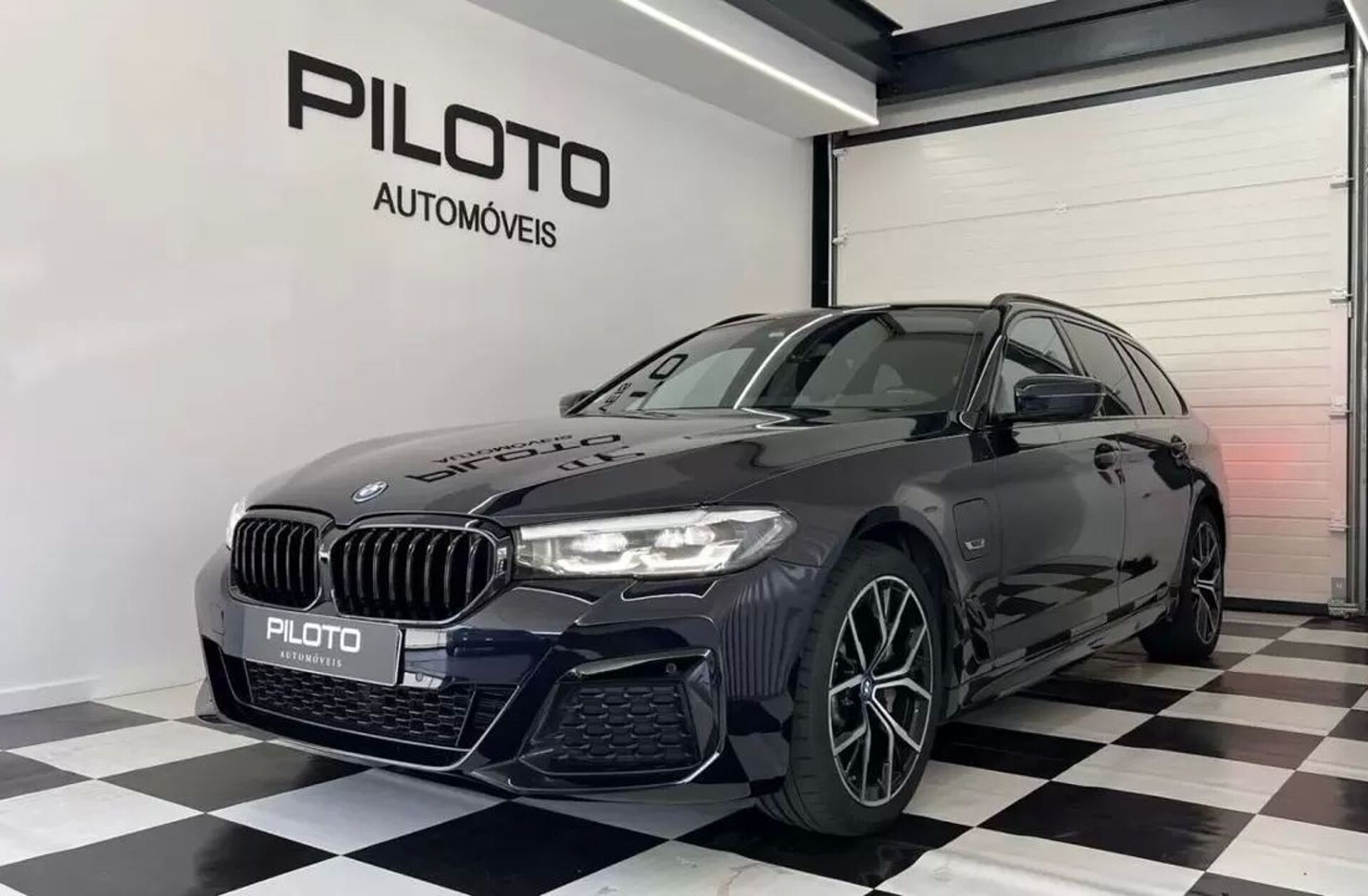 BMW Serie-5 530 e Pack Desportivo M