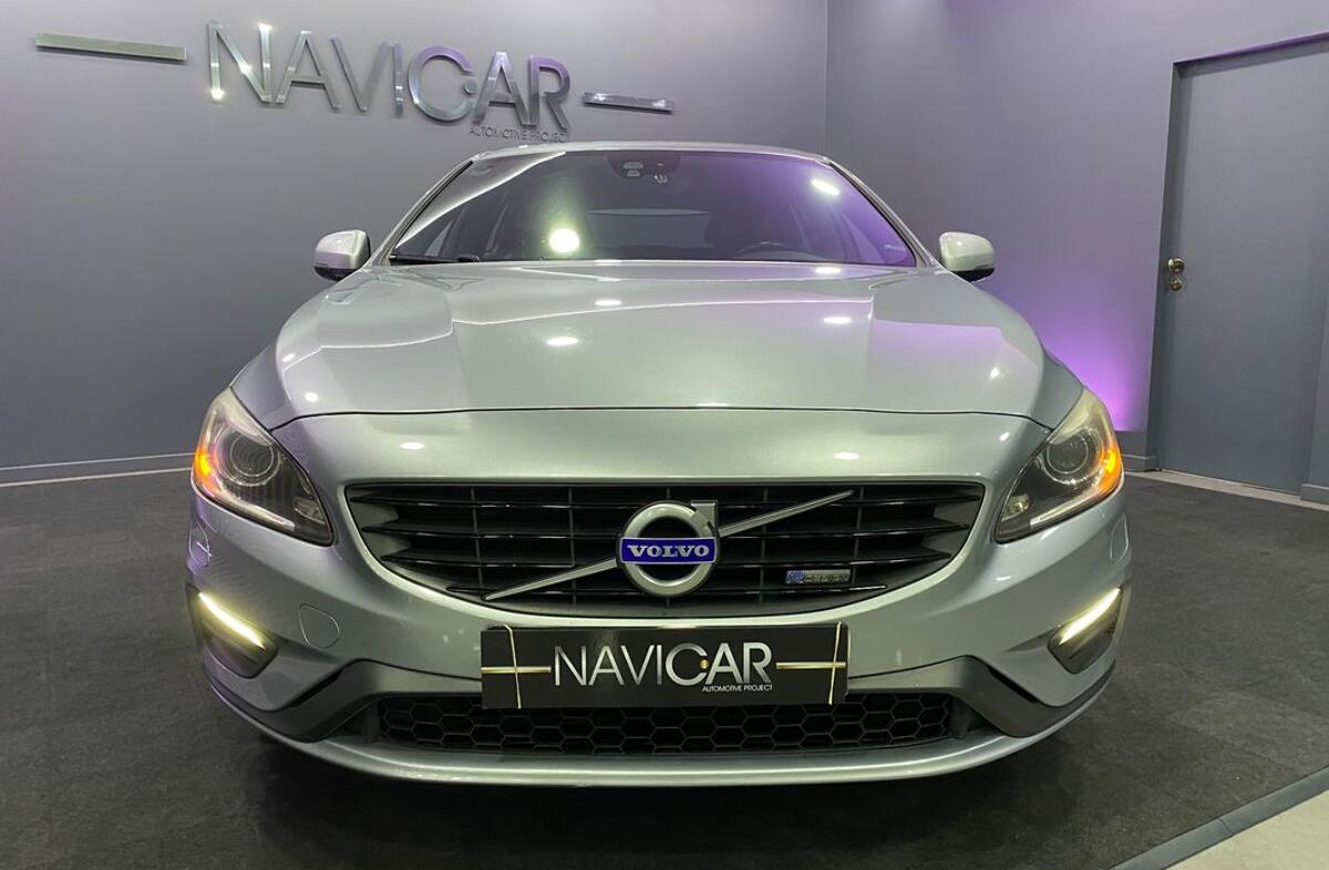 VOLVO V60 2.4 D6 Summum AWD Phev