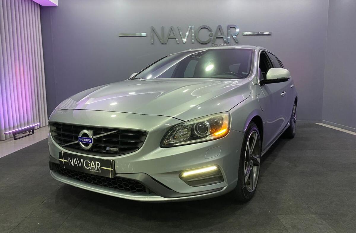 VOLVO V60 2.4 D6 Summum AWD Phev