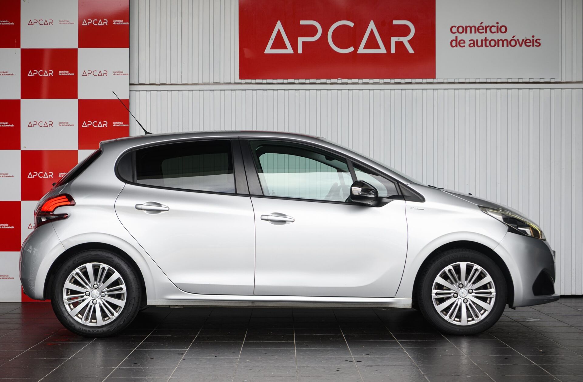 PEUGEOT 208 1.2 PureTech Style