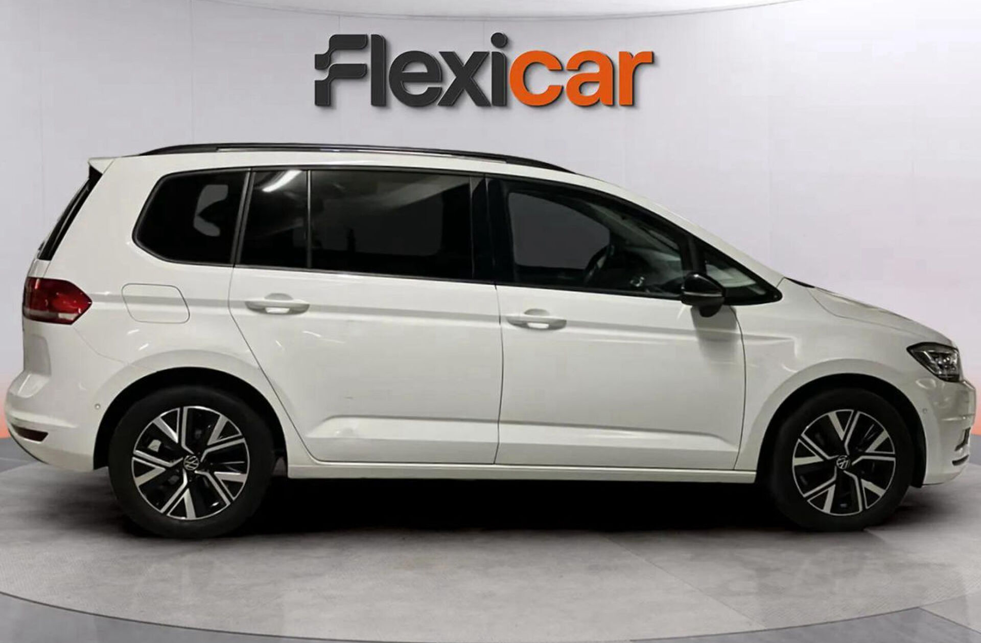 VOLKSWAGEN Touran 2.0 TDI R-Line DSG