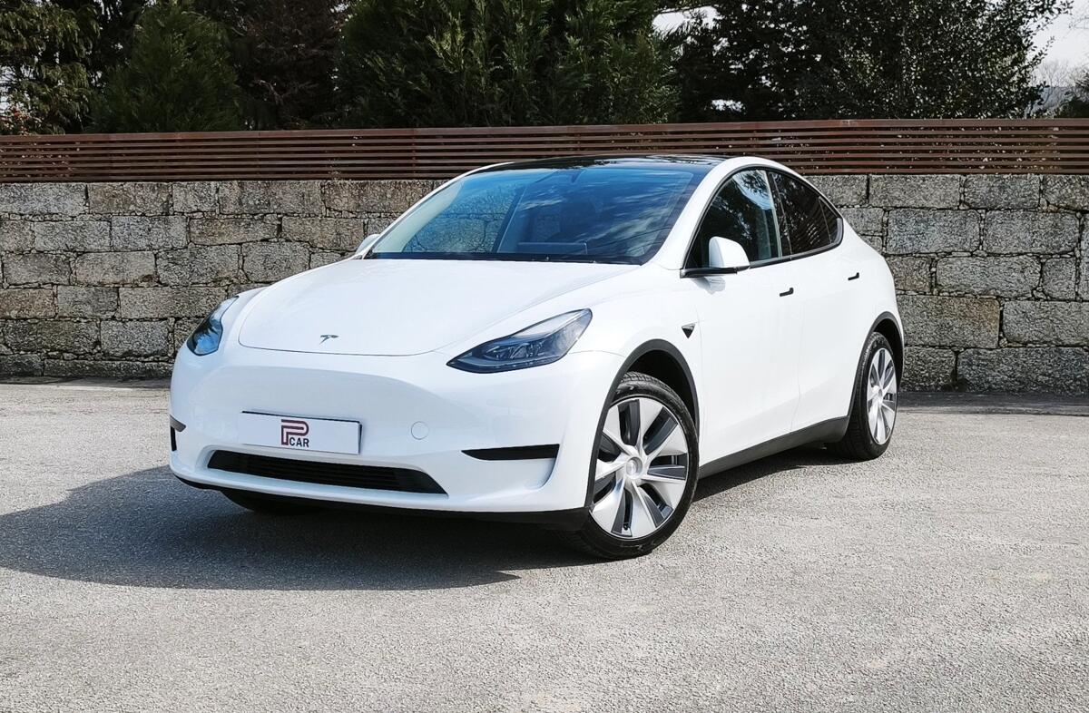 TESLA Model Y Tração Traseira