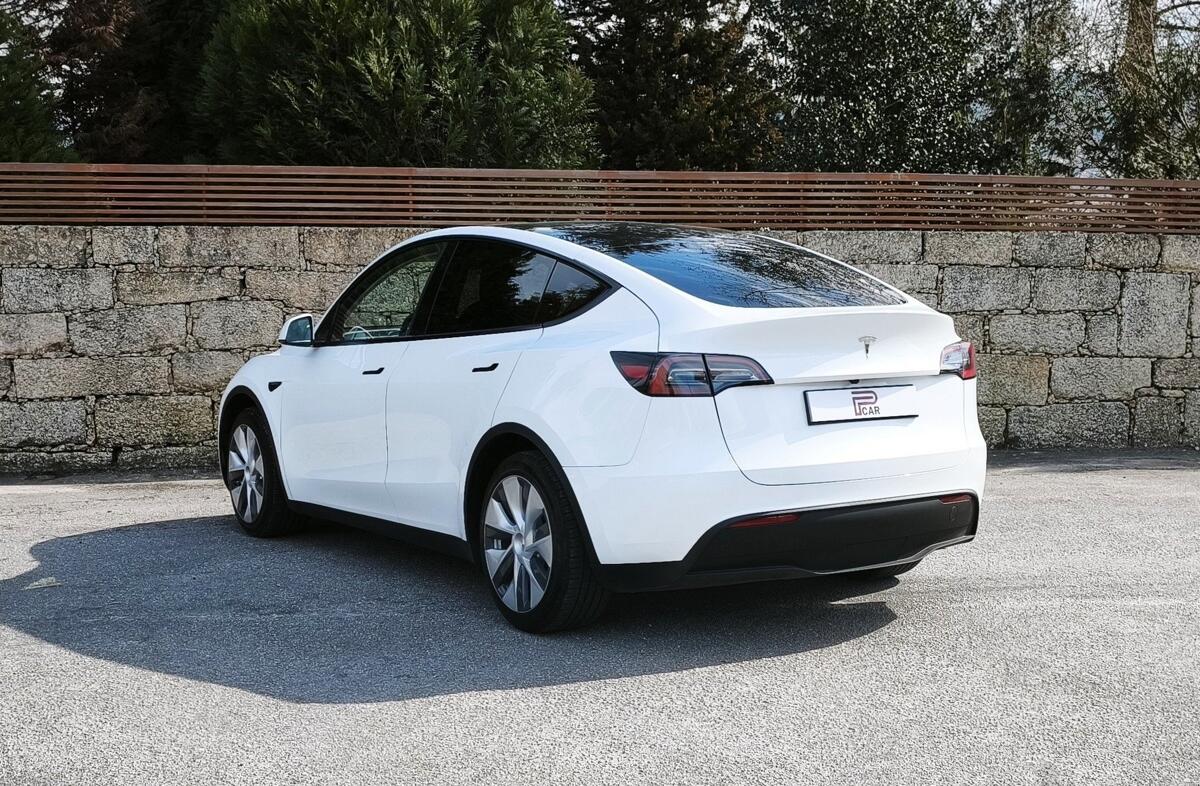 TESLA Model Y Tração Traseira