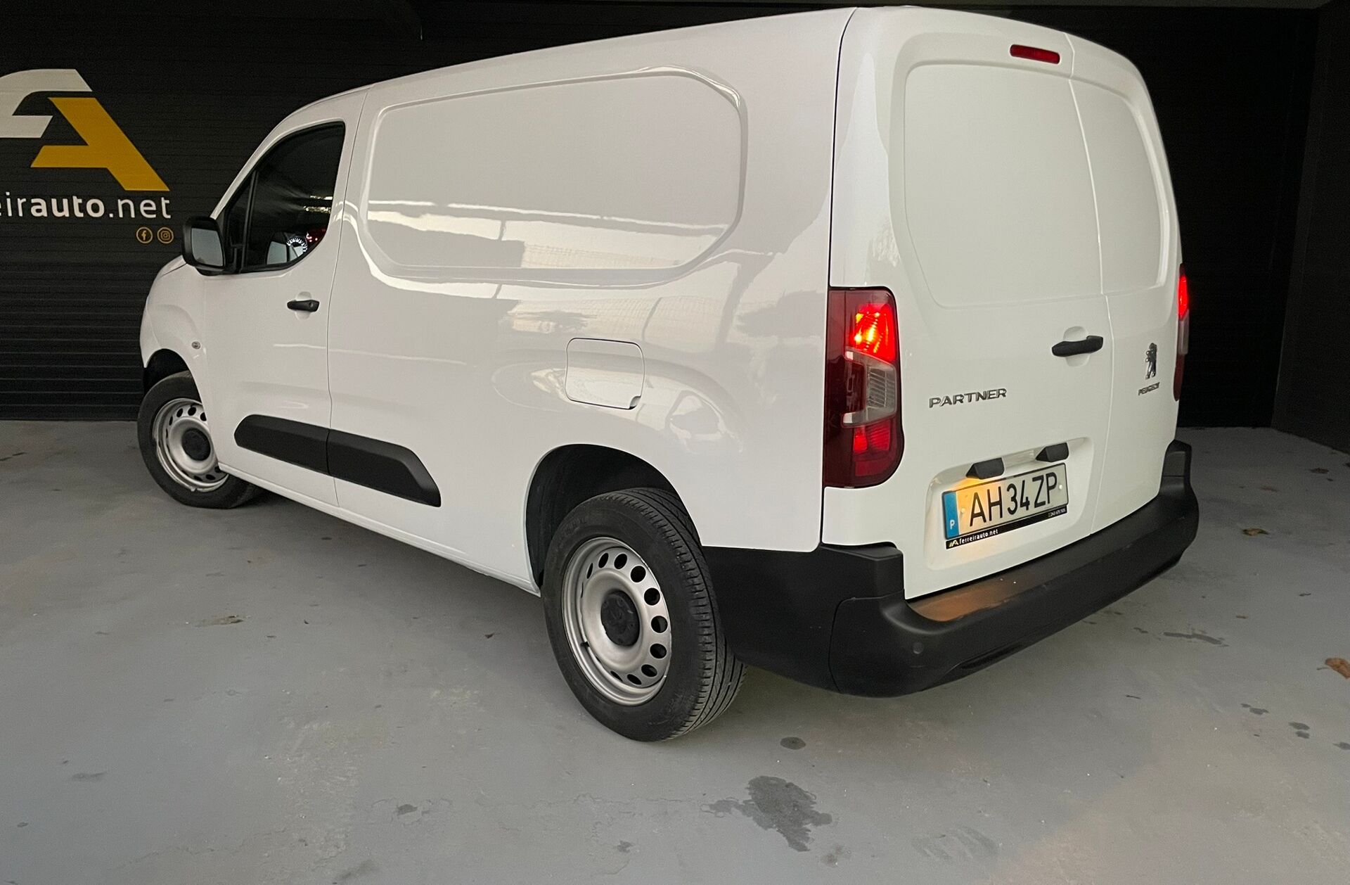 PEUGEOT Partner 1.5 BlueHDi Pro Longa