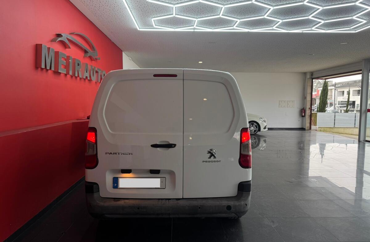 PEUGEOT Partner 1.5 BlueHDi Pro Longa