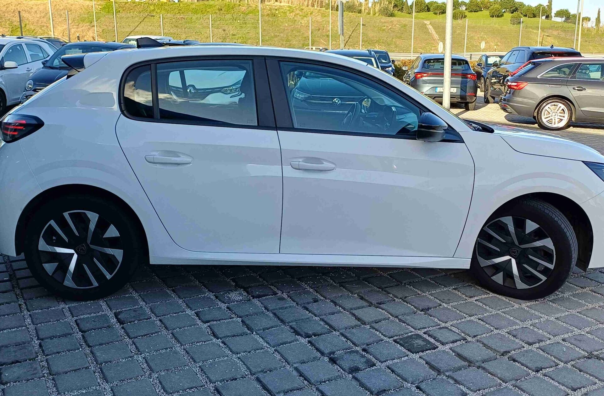 PEUGEOT 208 1.2 PureTech Active