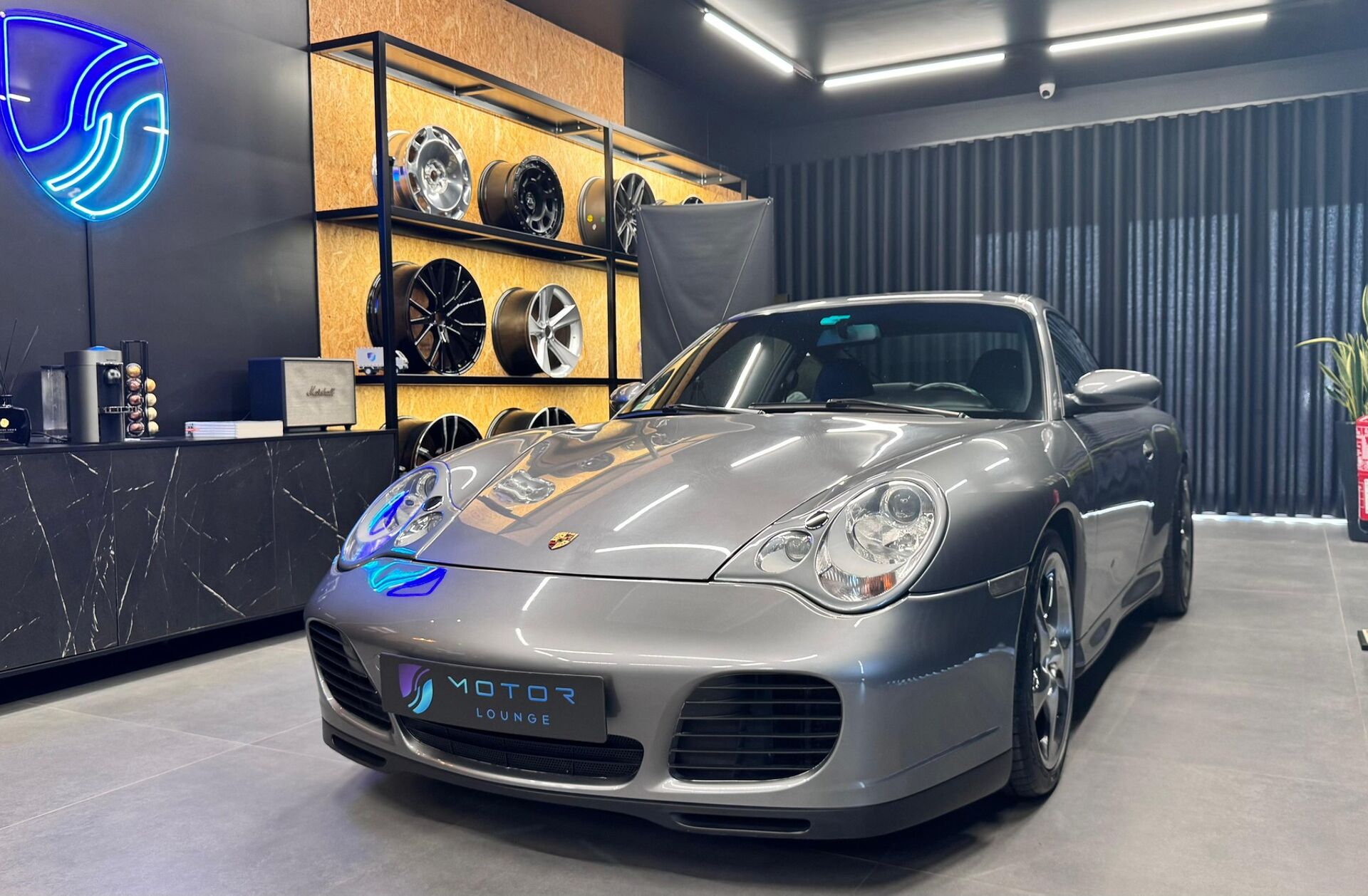 PORSCHE 911 Carrera 4 S