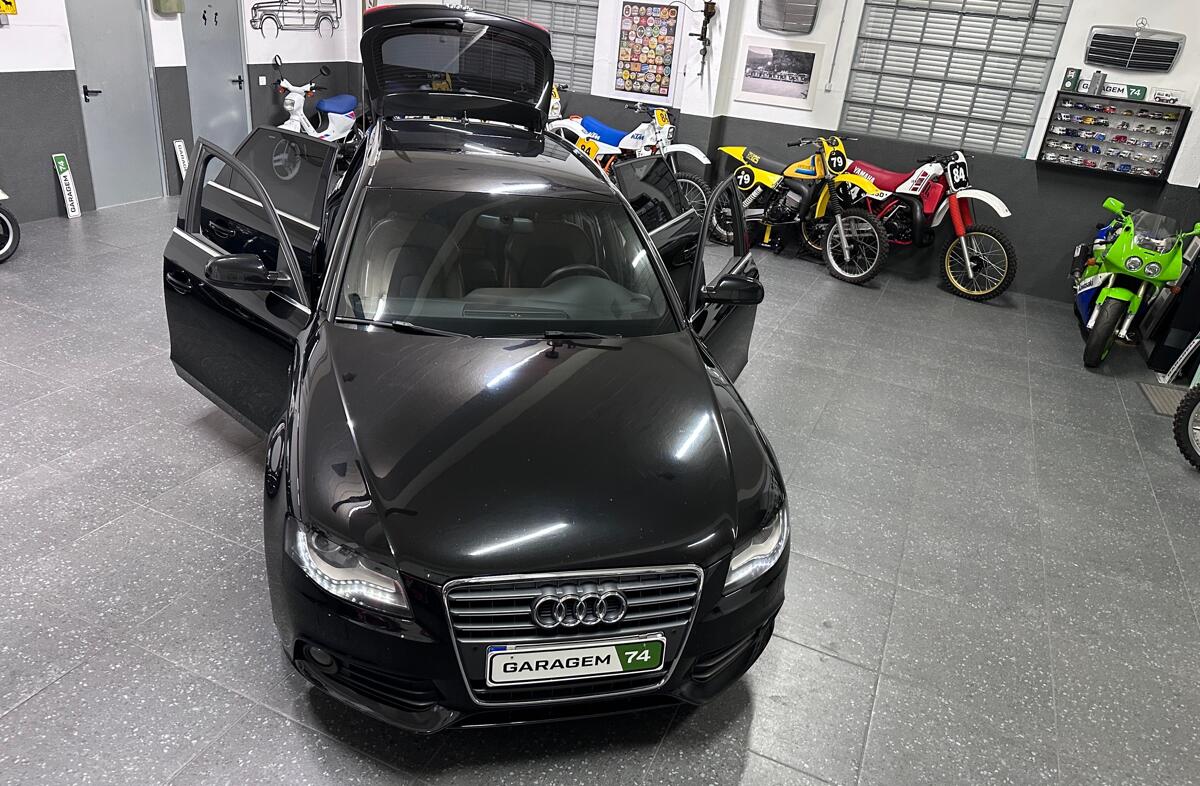 AUDI A4 2.0 TDi S-line