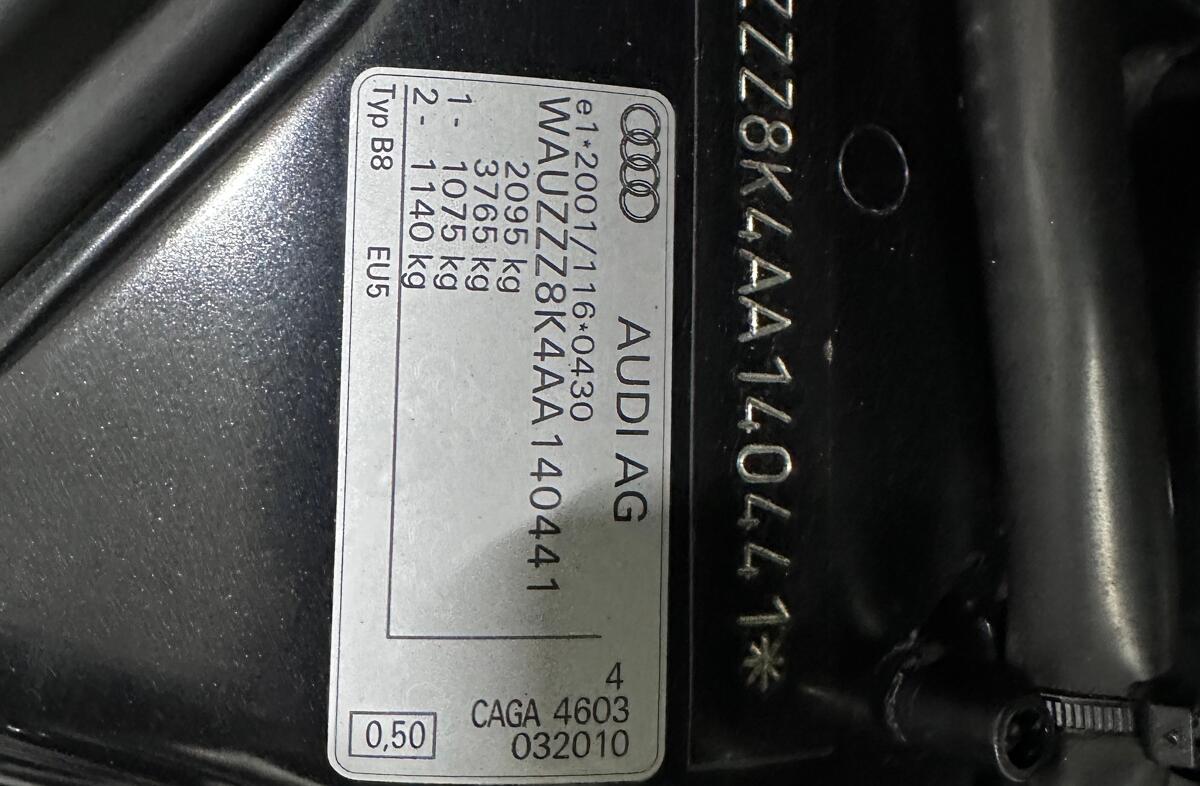 AUDI A4 2.0 TDi S-line