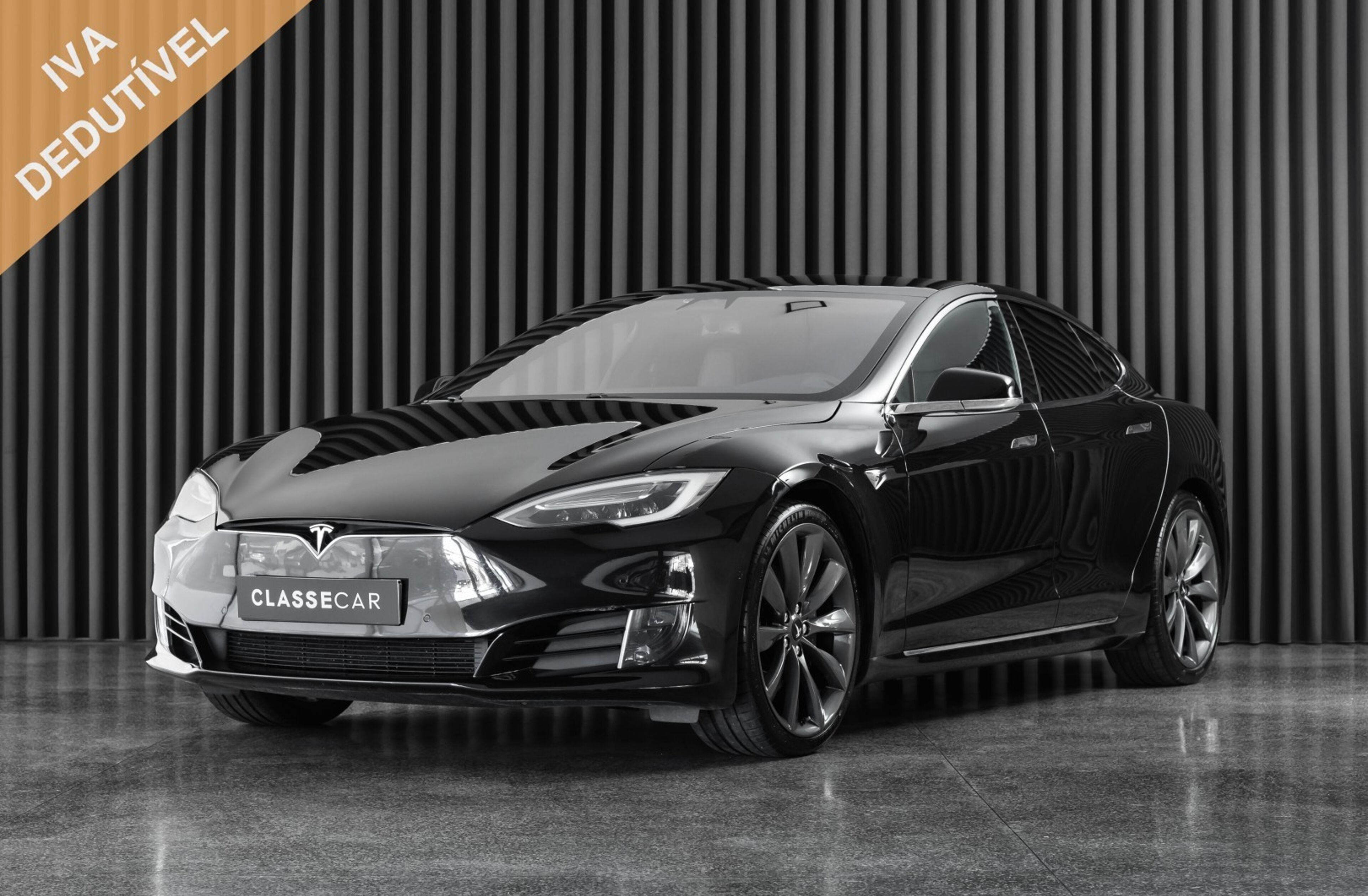 TESLA Model S 75