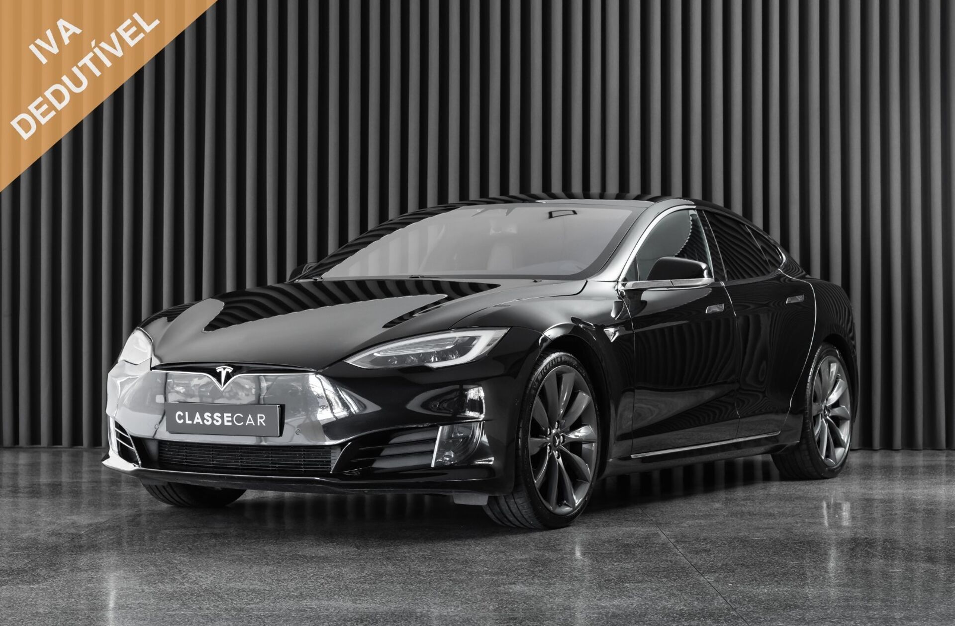 TESLA Model S 75