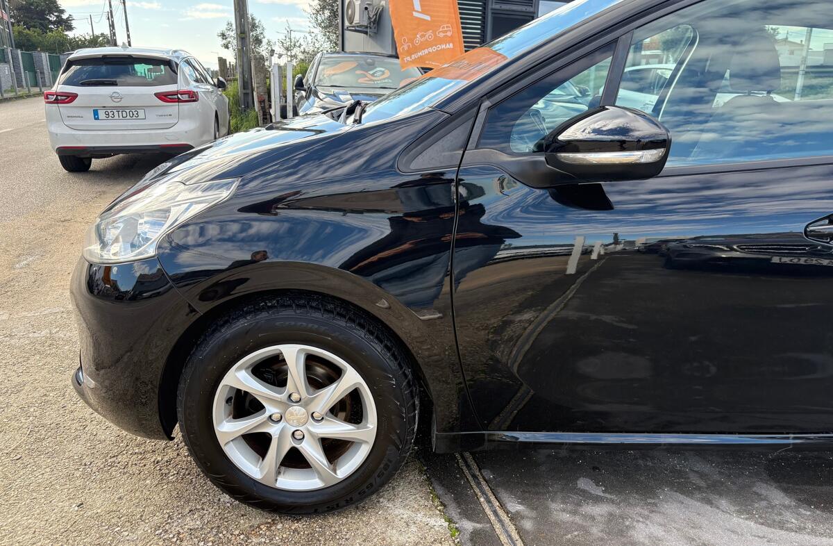 PEUGEOT 208 1.4 HDi Active