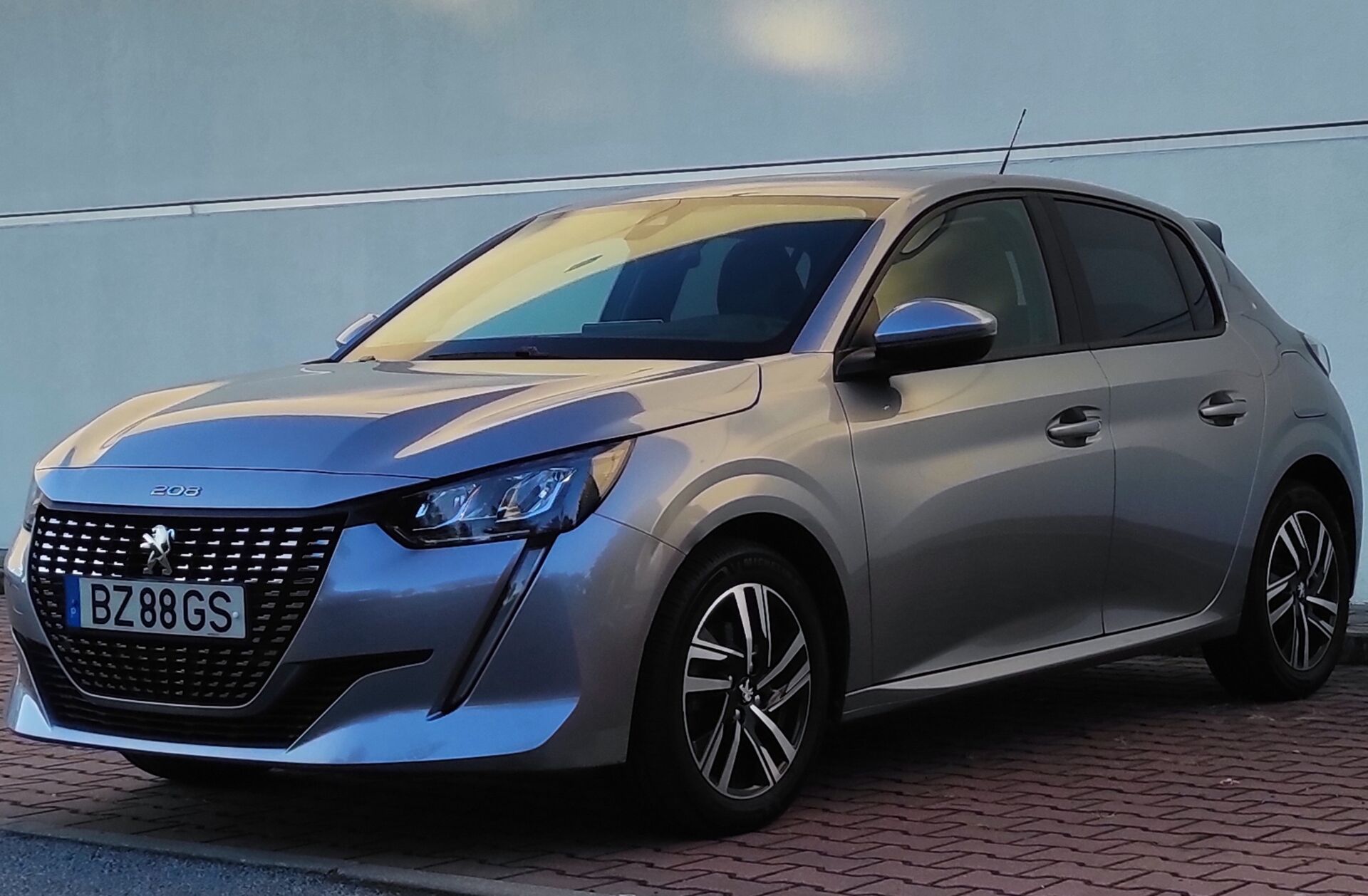 PEUGEOT 208 1.2 PureTech Allure Pack EAT8