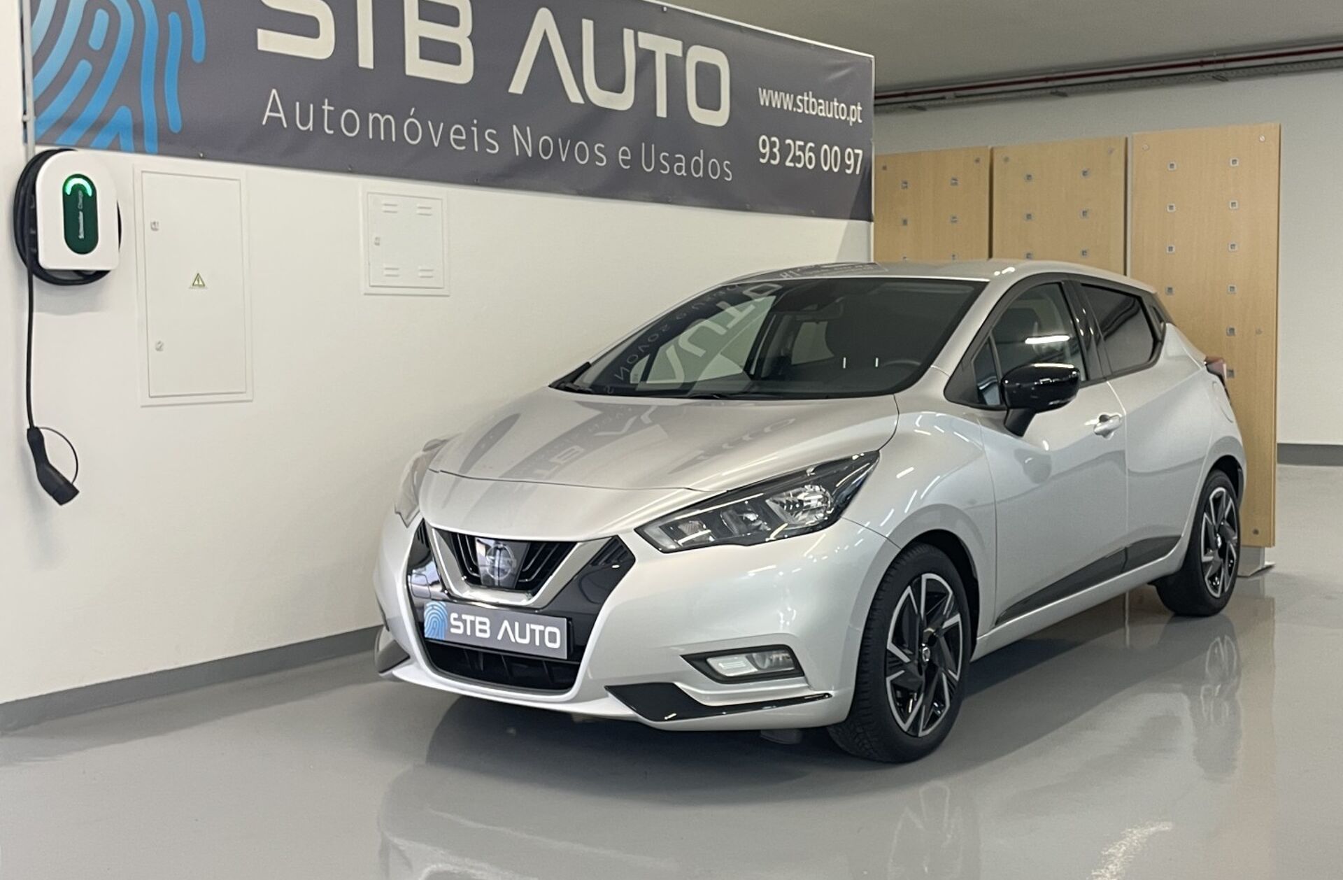 NISSAN Micra 1.0 IG-T N-Design Black P.Navi